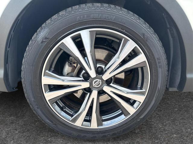 Nissan / Qashqai / Wei&szlig; / / / Qashqai 1.3 DIG-T 117 kW N-Connecta