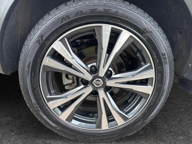 Nissan / Qashqai / Wei&szlig; / / / Qashqai 1.3 DIG-T 117 kW N-Connecta