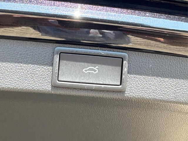 Skoda / Octavia Combi / Schwarz / / / ACC+AHK+eHK+KAM+PDC+LED+17 ALU+SHZ, Beispielbilder, ggf. teilweise mit Sonderausstattung