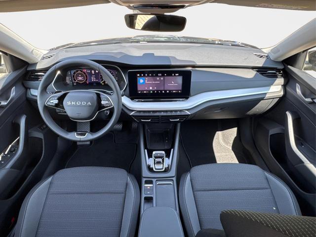 Skoda / Octavia Combi / Schwarz / / / ACC+AHK+eHK+KAM+PDC+LED+17 ALU+SHZ, Beispielbilder, ggf. teilweise mit Sonderausstattung
