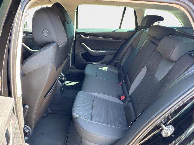 Skoda / Octavia Combi / Schwarz / / / ACC+AHK+eHK+KAM+PDC+LED+17 ALU+SHZ, Beispielbilder, ggf. teilweise mit Sonderausstattung