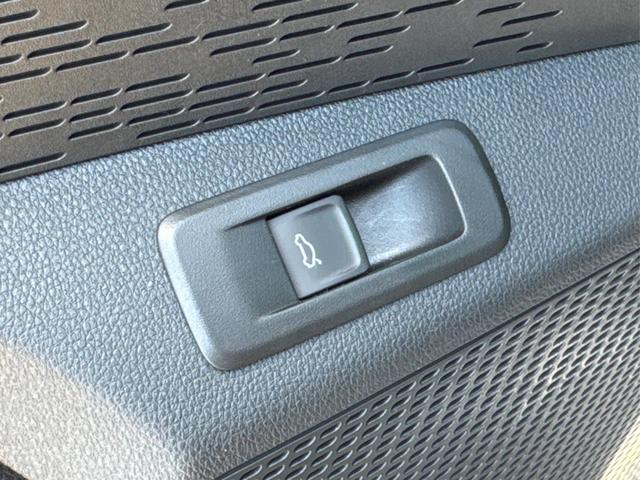 Skoda / Octavia Combi / Schwarz / / / ACC+AHK+eHK+KAM+PDC+LED+17 ALU+SHZ, Beispielbilder, ggf. teilweise mit Sonderausstattung