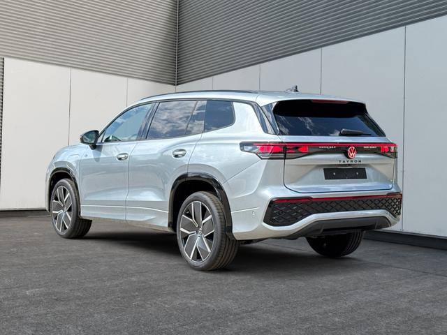 Volkswagen / Tayron / Silber / / / PLUG-IN+PANO+AHK+HuD+MATRIX+360 KAM+20ALU+ACC+eHK+BLACK STYLE