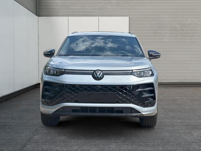 Volkswagen / Tayron / Silber / / / PLUG-IN+PANO+AHK+HuD+MATRIX+360 KAM+20ALU+ACC+eHK+BLACK STYLE