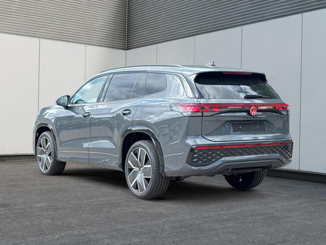 Volkswagen / Tayron / Grau / / / PLUG-IN+PANO+AHK+HuD+MATRIX+360 KAM+20ALU+ACC+eHK+BLACK STYLE