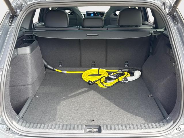 Volkswagen / Tayron / Grau / / / PLUG-IN+PANO+AHK+HuD+MATRIX+360 KAM+20ALU+ACC+eHK+BLACK STYLE