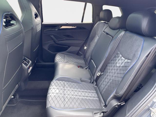 Volkswagen / Tayron / Grau / / / PLUG-IN+PANO+AHK+HuD+MATRIX+360 KAM+20ALU+ACC+eHK+BLACK STYLE