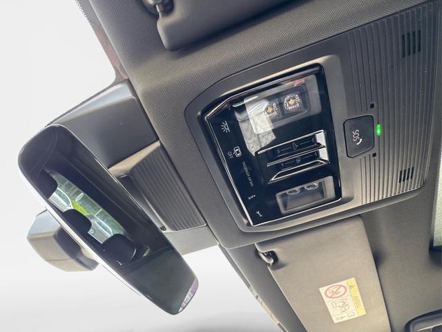 Volkswagen / Tayron / Grau / / / PLUG-IN+PANO+AHK+HuD+MATRIX+360 KAM+20ALU+ACC+eHK+BLACK STYLE