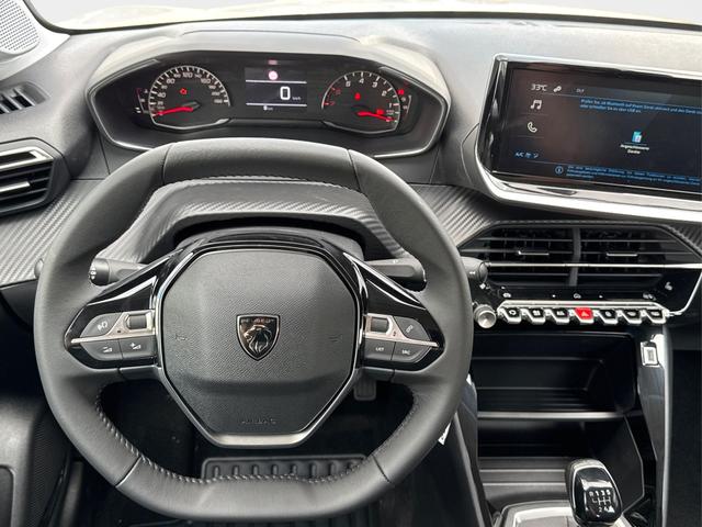 Peugeot / 208 / Wei&szlig; / / / MAN6+SHZ+LED+PDC+TEMPOMAT, Beispielbilder, ggf. teilweise mit Sonderausstattung
