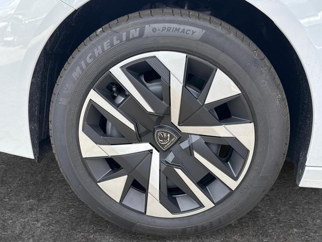 Peugeot / 208 / Wei&szlig; / / / MAN6+SHZ+LED+PDC+TEMPOMAT, Beispielbilder, ggf. teilweise mit Sonderausstattung