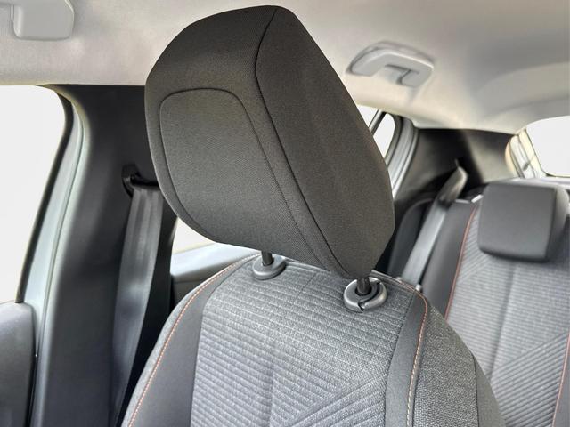 Peugeot / 208 / Wei&szlig; / / / MAN6+SHZ+LED+PDC+TEMPOMAT, Beispielbilder, ggf. teilweise mit Sonderausstattung