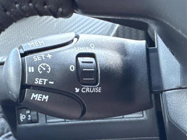Peugeot / 208 / Grau / / / MAN6+KAMERA+NAVI+SHZ+LED+PDC+TEMPOMAT, Beispielbilder, ggf. teilweise mit Sonderausstattung