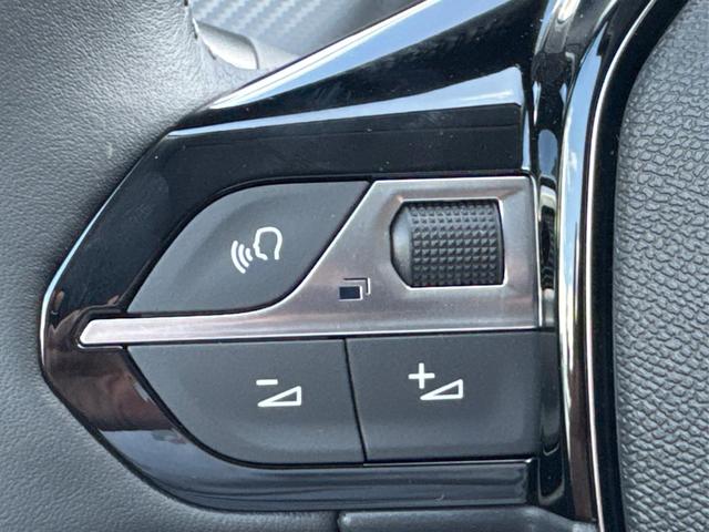 Peugeot / 208 / Grau / / / MAN6+KAMERA+NAVI+SHZ+LED+PDC+TEMPOMAT, Beispielbilder, ggf. teilweise mit Sonderausstattung