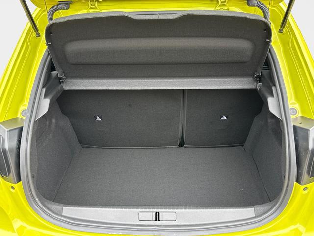 Peugeot / 208 / Gelb / / / MAN6+KAMERA+NAVI+SHZ+LED+PDC+TEMPOMAT, Beispielbilder, ggf. teilweise mit Sonderausstattung
