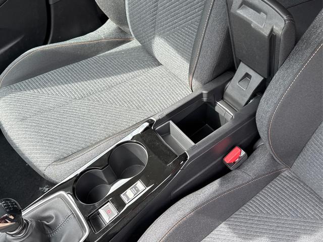 Peugeot / 208 / Gelb / / / MAN6+KAMERA+NAVI+SHZ+LED+PDC+TEMPOMAT, Beispielbilder, ggf. teilweise mit Sonderausstattung