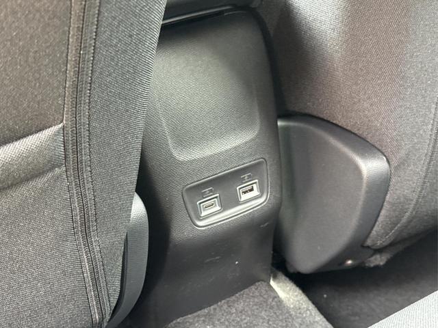 Peugeot / 208 / Gelb / / / MAN6+KAMERA+NAVI+SHZ+LED+PDC+TEMPOMAT, Beispielbilder, ggf. teilweise mit Sonderausstattung