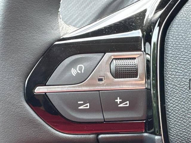 Peugeot / 208 / Gelb / / / MAN6+KAMERA+NAVI+SHZ+LED+PDC+TEMPOMAT, Beispielbilder, ggf. teilweise mit Sonderausstattung