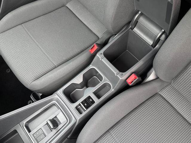 Volkswagen / Caddy Maxi / / / / Caddy Maxi +PDC v+h+KAMERA+SHZ+GJR+ACC+LANE ASSIST