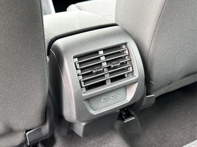 Volkswagen / Caddy Maxi / / / / Caddy Maxi +PDC v+h+KAMERA+SHZ+GJR+ACC+LANE ASSIST