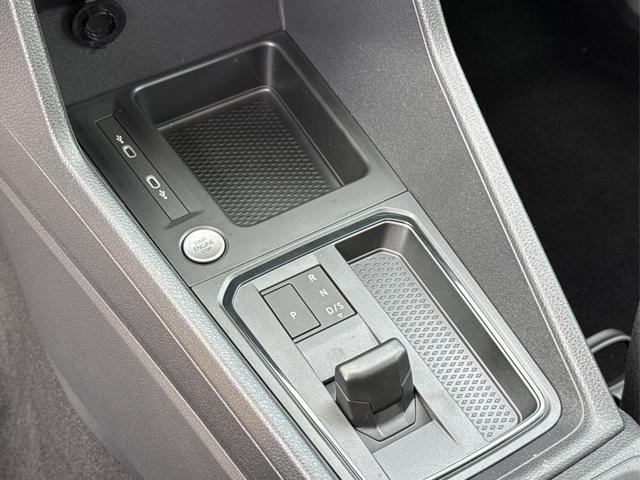 Volkswagen / Caddy Maxi / / / / Caddy Maxi +PDC v+h+KAMERA+SHZ+GJR+ACC+LANE ASSIST