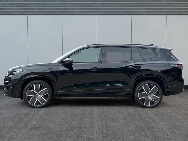 Volkswagen / Tayron / Schwarz / / / PLUG-IN+PANO+AHK+HuD+MATRIX+360 KAM+20ALU+ACC+eHK+BLACK STYLE, Beispielbilder, ggf. teilweise mit Sonderausstattung