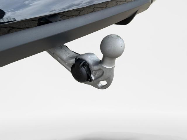 Volkswagen / Tayron / Schwarz / / / PLUG-IN+PANO+AHK+HuD+MATRIX+360 KAM+20ALU+ACC+eHK+BLACK STYLE, Beispielbilder, ggf. teilweise mit Sonderausstattung