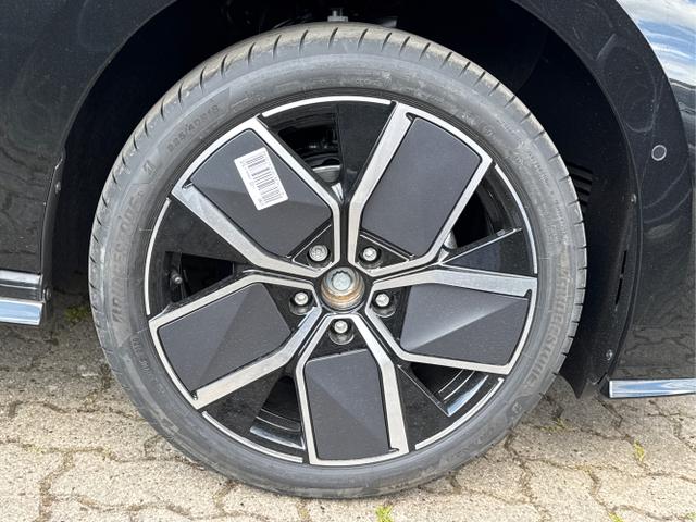 Volkswagen / Golf / Schwarz / / / LED-PLUS+ACC+SHZ+KEYLESS+KAMERA+18 ALU, Beispielbilder, ggf. teilweise mit Sonderausstattung