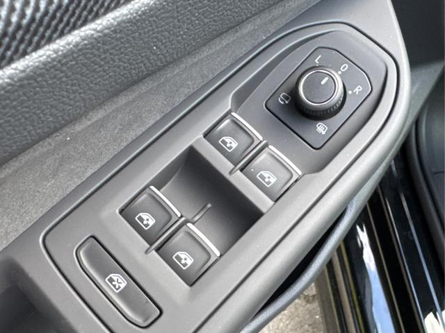 Volkswagen / Golf / Schwarz / / / LED-PLUS+ACC+SHZ+KEYLESS+KAMERA+18 ALU, Beispielbilder, ggf. teilweise mit Sonderausstattung