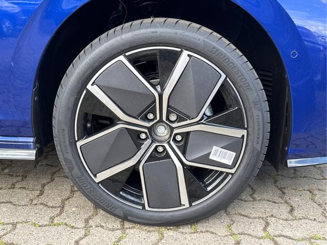 Volkswagen / Golf / Blau / / / PANO+LED-PLUS+ACC+SHZ+KEYLESS+KAMERA+18 ALU, Beispielbilder, ggf. teilweise mit Sonderausstattung