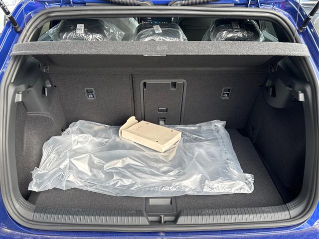 Volkswagen / Golf / Blau / / / PANO+LED-PLUS+ACC+SHZ+KEYLESS+KAMERA+18 ALU, Beispielbilder, ggf. teilweise mit Sonderausstattung
