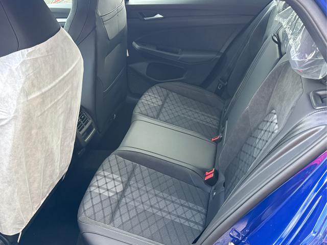 Volkswagen / Golf / Blau / / / PANO+LED-PLUS+ACC+SHZ+KEYLESS+KAMERA+18 ALU, Beispielbilder, ggf. teilweise mit Sonderausstattung