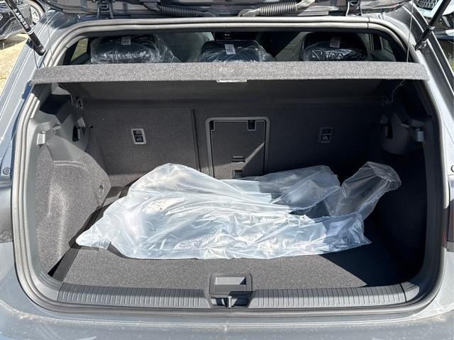 Volkswagen / Golf / Grau / / / PANO+LED-PLUS+ACC+SHZ+KEYLESS+KAMERA+18 ALU, Beispielbilder, ggf. teilweise mit Sonderausstattung