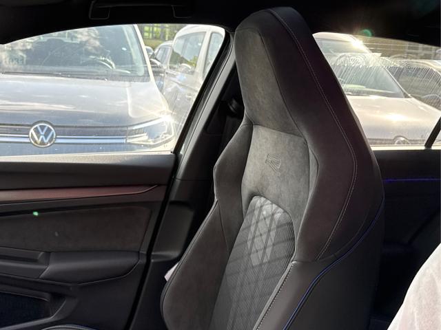Volkswagen / Golf / Grau / / / PANO+LED-PLUS+ACC+SHZ+KEYLESS+KAMERA+18 ALU, Beispielbilder, ggf. teilweise mit Sonderausstattung