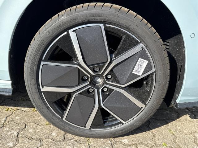 Volkswagen / Golf / Blau / / / LED-PLUS+ACC+SHZ+KEYLESS+KAMERA+18 ALU, Beispielbilder, ggf. teilweise mit Sonderausstattung