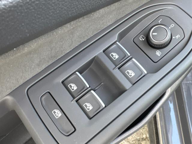 Volkswagen / Golf / Grau / / / LED-PLUS+ACC+SHZ+KEYLESS+KAMERA+18 ALU, Beispielbilder, ggf. teilweise mit Sonderausstattung