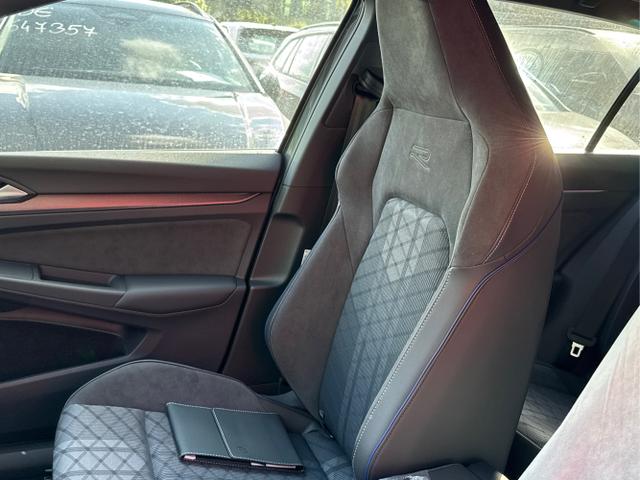 Volkswagen / Golf / Grau / / / LED-PLUS+ACC+SHZ+KEYLESS+KAMERA+18 ALU, Beispielbilder, ggf. teilweise mit Sonderausstattung