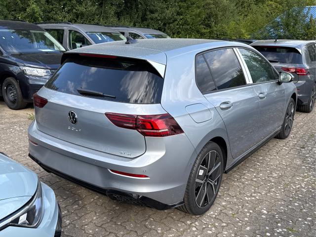 Volkswagen / Golf / Silber / / / LED-PLUS+ACC+SHZ+KEYLESS+KAMERA+18 ALU, Beispielbilder, ggf. teilweise mit Sonderausstattung