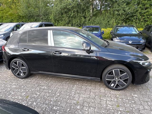 Volkswagen / Golf / Schwarz / / / LED-PLUS+ACC+SHZ+KEYLESS+KAMERA+18 ALU, Beispielbilder, ggf. teilweise mit Sonderausstattung