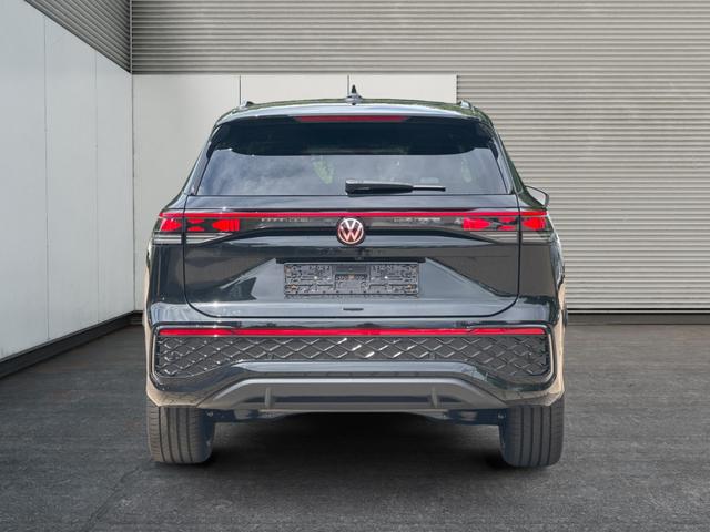 Volkswagen / Tayron / Schwarz / / / PLUG-IN+PANO+AHK+HuD+MATRIX+360 KAM+20ALU+ACC+eHK+BLACK STYLE, Beispielbilder, ggf. teilweise mit Sonderausstattung