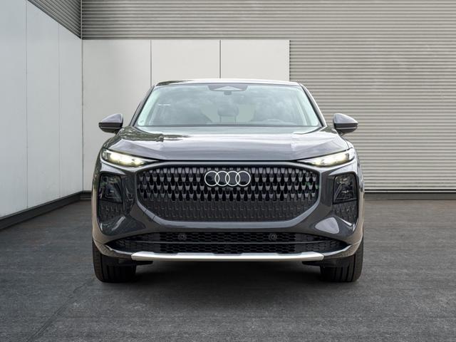Audi / Q3 Sportback / / / / MJ 2026+NAVI+KAMERA+AHK+PANO+PDC+EL. HECKKL.+LED+18 LM