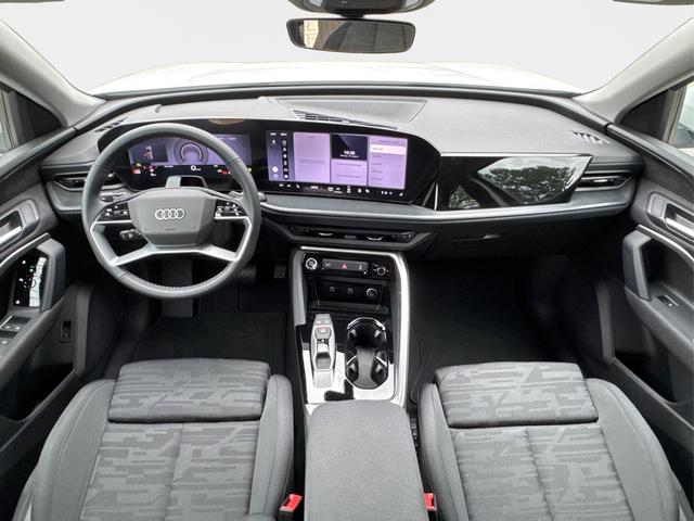 Audi / Q5 / Wei&szlig; / / / QUATTRO+NAVI+KAMERA+AHK+SHZ+PDC+ACC