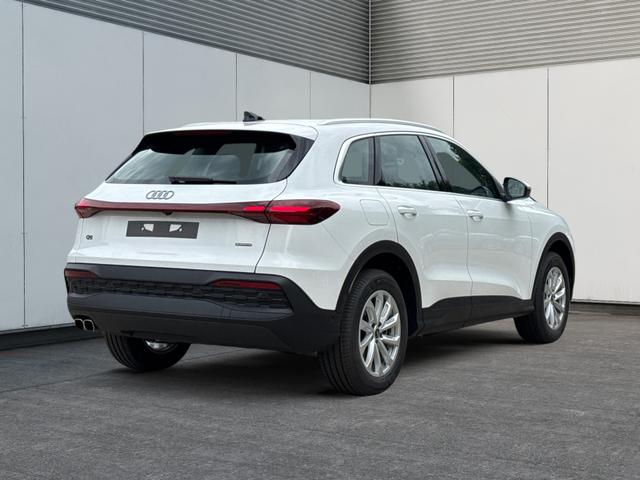 Audi / Q5 / Wei&szlig; / / / QUATTRO+NAVI+KAMERA+AHK+SHZ+PDC+ACC