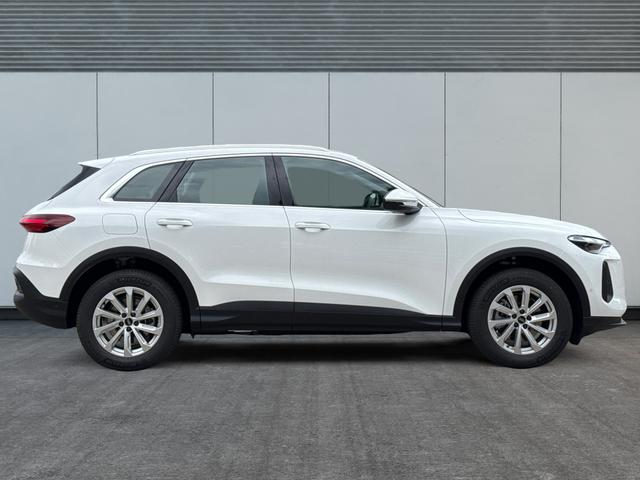 Audi / Q5 / Wei&szlig; / / / QUATTRO+NAVI+KAMERA+AHK+SHZ+PDC+ACC