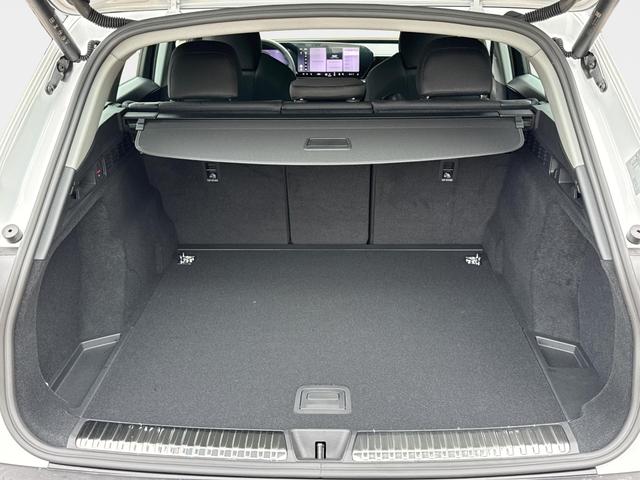 Audi / Q5 / Wei&szlig; / / / QUATTRO+NAVI+KAMERA+AHK+SHZ+PDC+ACC