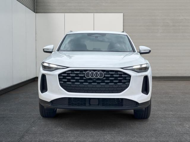 Audi / Q5 / Wei&szlig; / / / QUATTRO+NAVI+KAMERA+AHK+SHZ+PDC+ACC