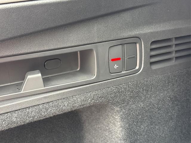 Audi / Q5 / Wei&szlig; / / / QUATTRO+NAVI+KAMERA+AHK+SHZ+PDC+ACC