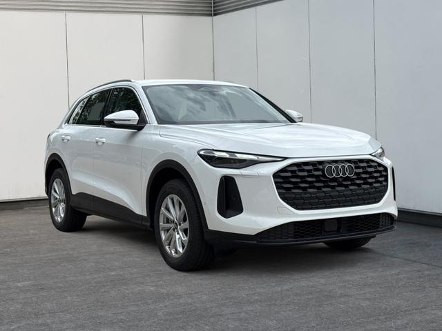 Audi / Q5 / Wei&szlig; / / / QUATTRO+NAVI+KAMERA+AHK+SHZ+PDC+ACC