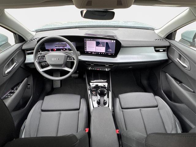 Audi / Q3 / Grau / / / KAMERA+NAVI+PDC+EL.HECKKL.+LED+17LM