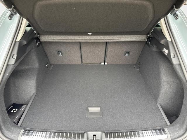 Audi / Q3 / Grau / / / KAMERA+NAVI+PDC+EL.HECKKL.+LED+17LM