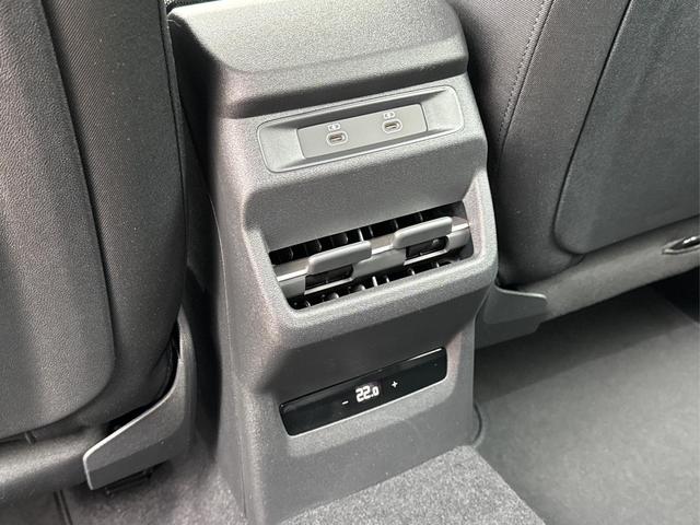 Audi / Q3 / Grau / / / KAMERA+NAVI+PDC+EL.HECKKL.+LED+17LM
